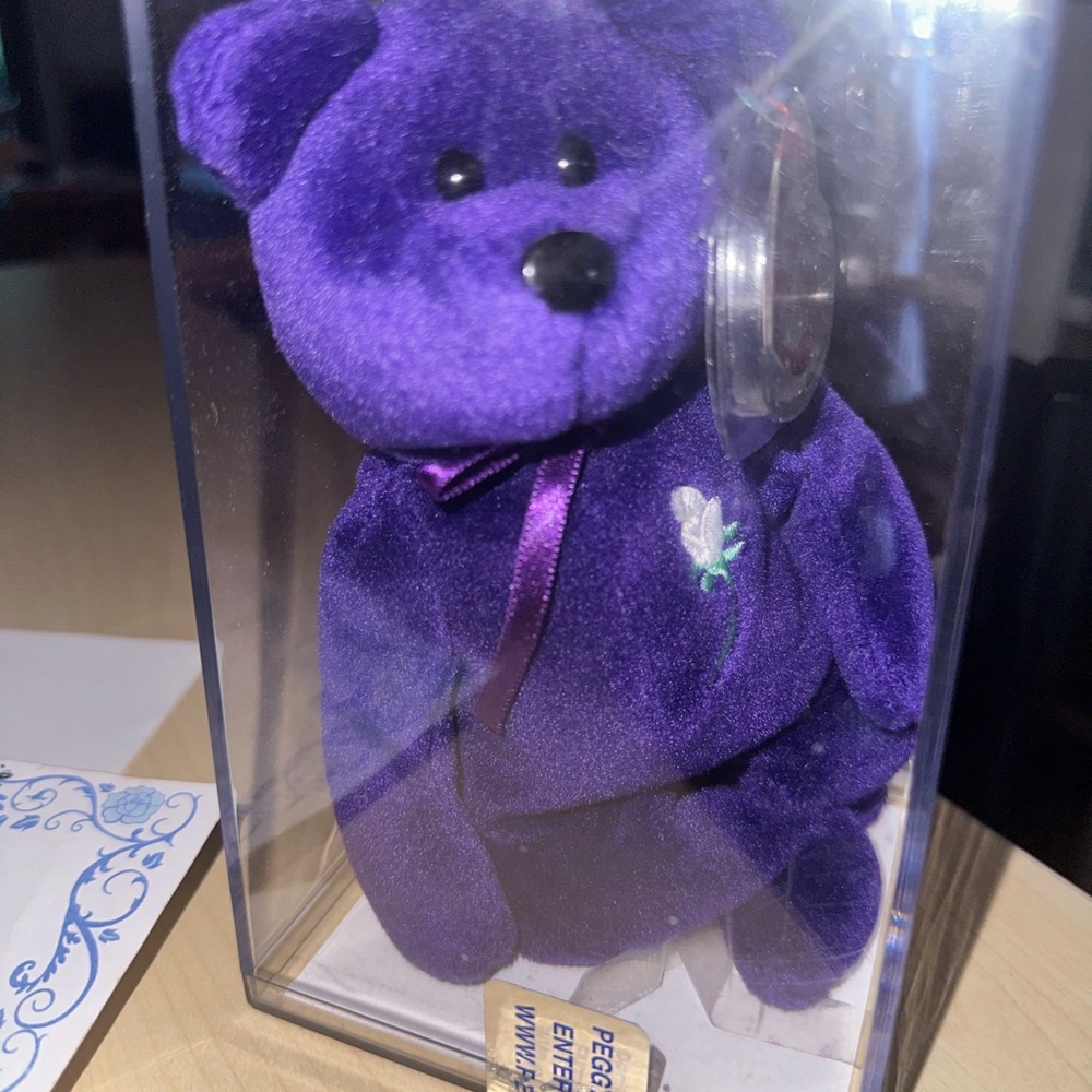 1997 TY FIRST EDITION FIRST CHARITY COA BY PEGGY G PRINCESS BEANIE BABIE PVC